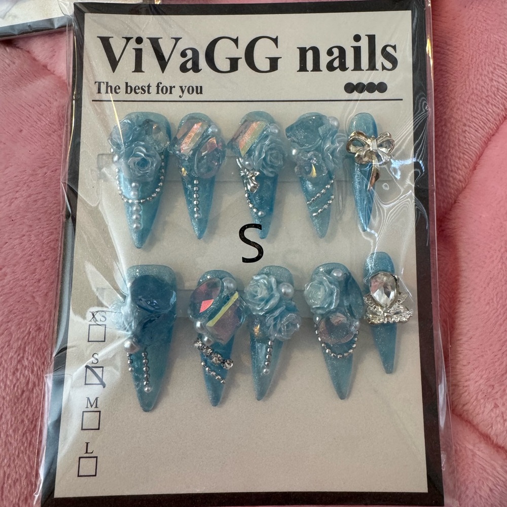 ViVaGG Blue Embellished Nail Set five dollars per set